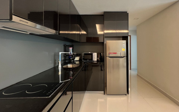 2 Bedroom Condo for Sale in Club Royal bathroom with shower and vanity