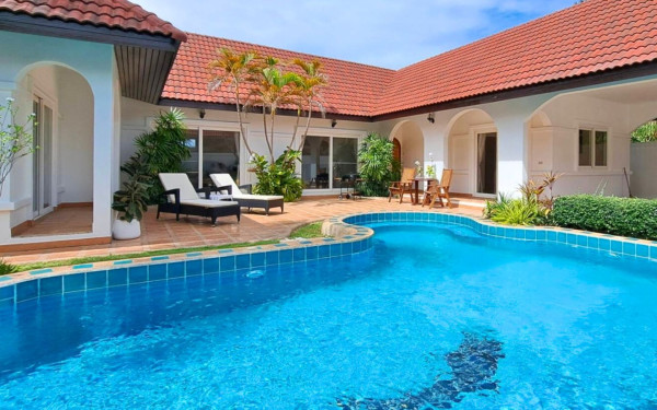 Pool Villa For Sale in East Pattaya - 4 Bed 4 Bath