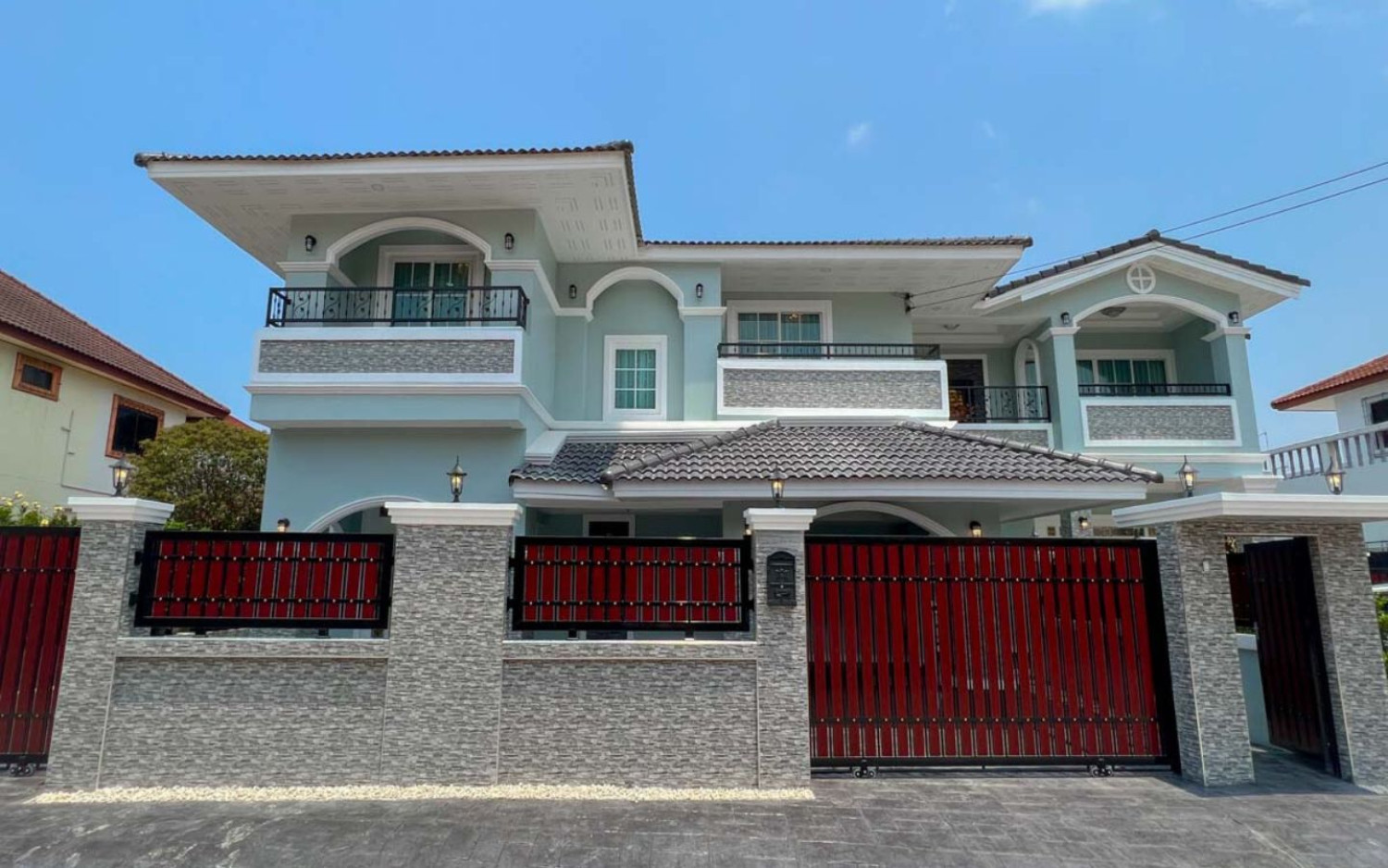 2-Storey House for Sale - 6 Bed 4 Bath image 1