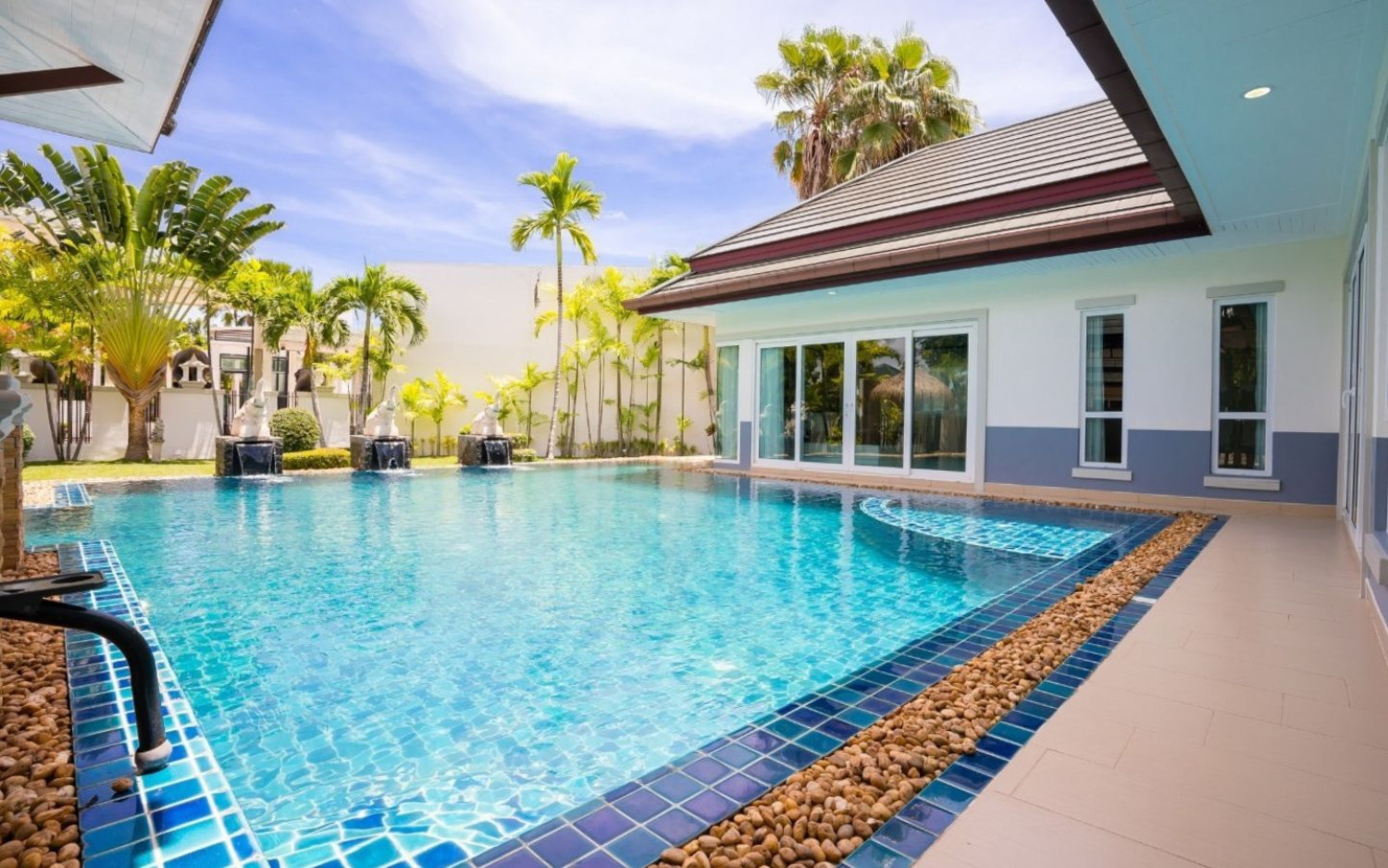 Luxury Pool Villa For Sale - 3 Bed 2 Bath image 3