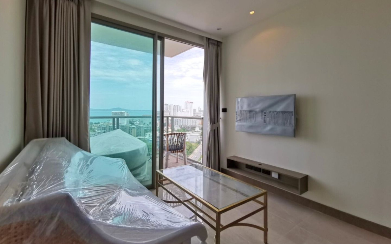 Riviera Ocean Drive – 1 Bed 1 Bath with jacuzzi (18th Floor) image 2
