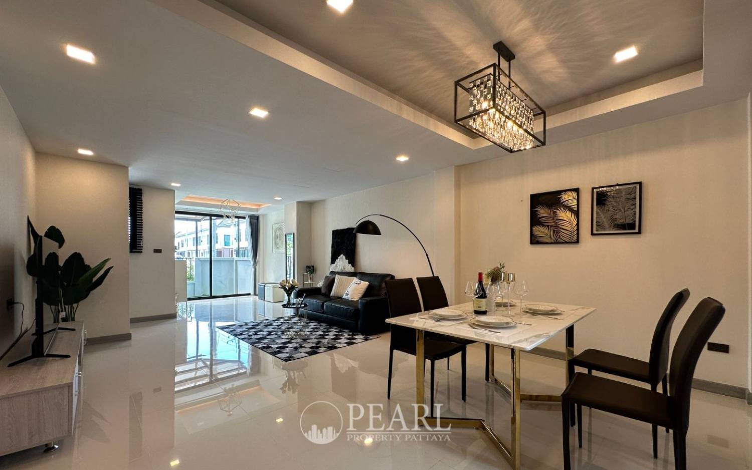 Brand new townhouse in East Pattaya image 3