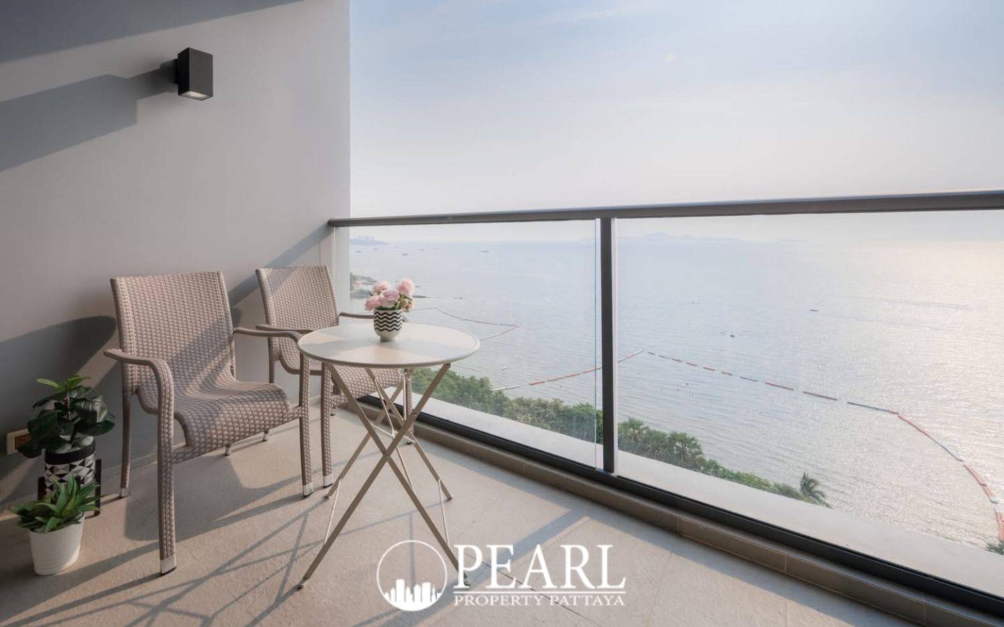 Zire Wongamat - Studio Unit, 1 Bath (16th Floor) With Sea View image