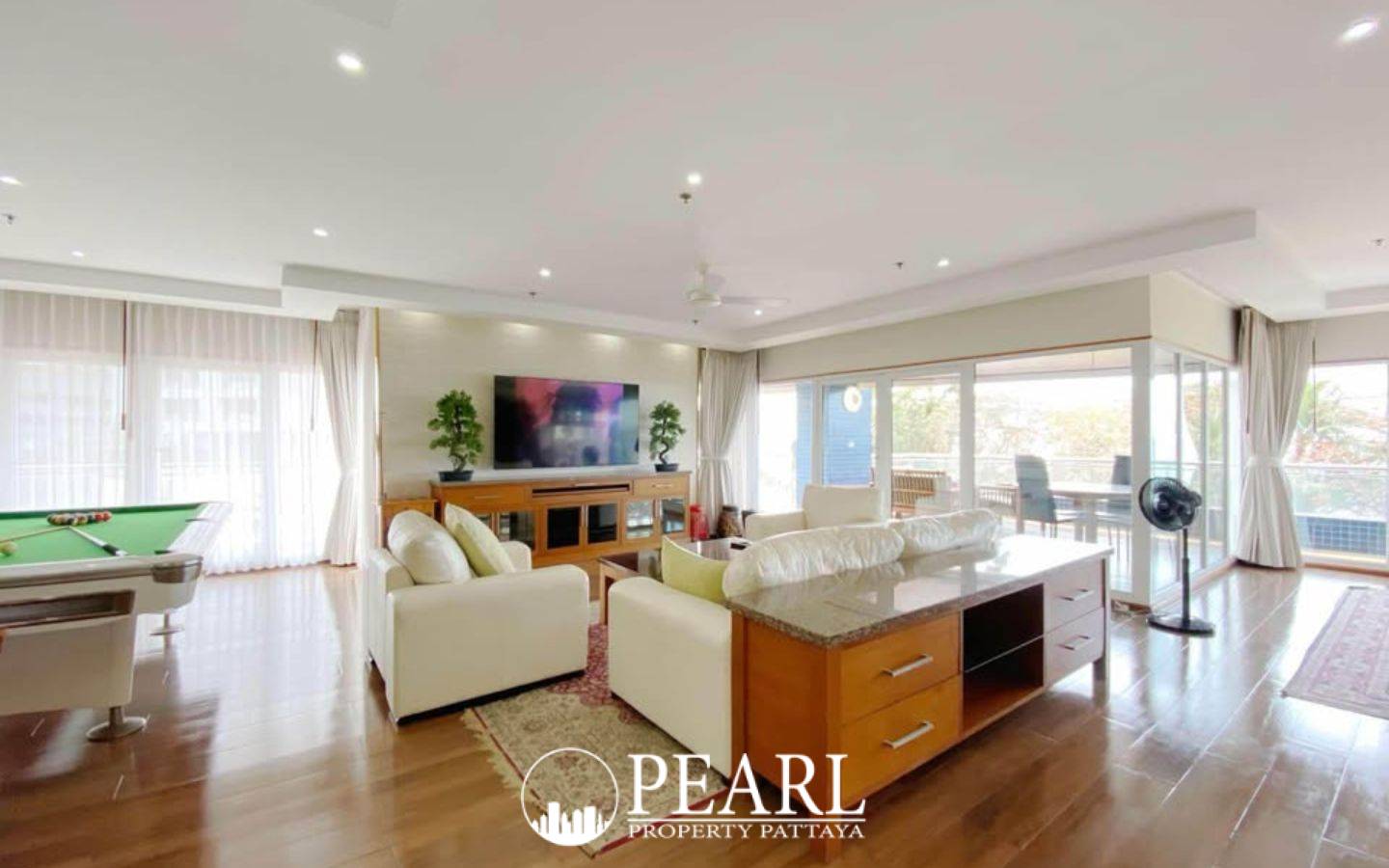 2 Bedroom Condo for Sale in Baan Haad Uthong Condominium spacious balcony with sea view