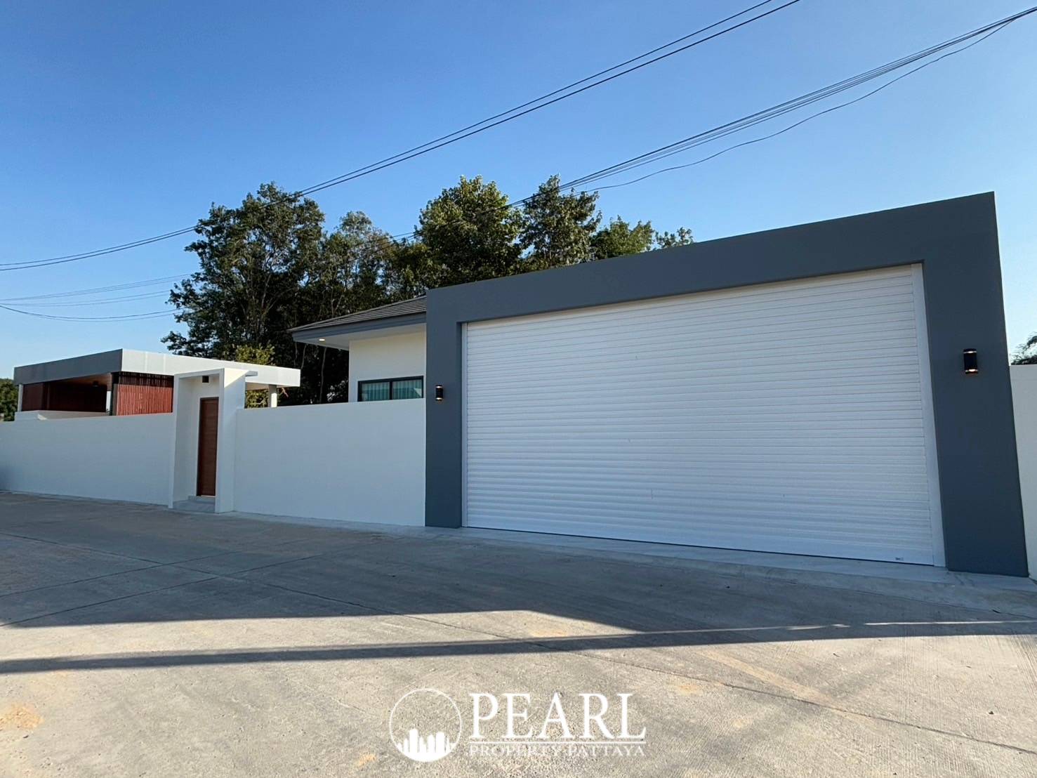 Brand-new luxury pool villa near Mabprachan Lake - 3 Bedrooms 4 Bathrooms ภาพ 2