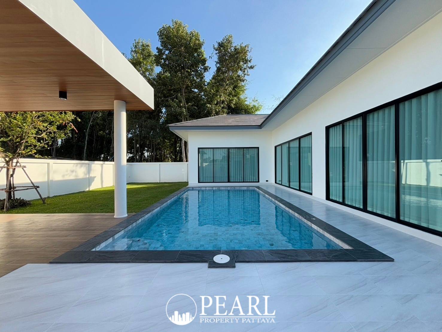 Brand-new luxury pool villa near Mabprachan Lake - 3 Bedrooms 4 Bathrooms ภาพ 3