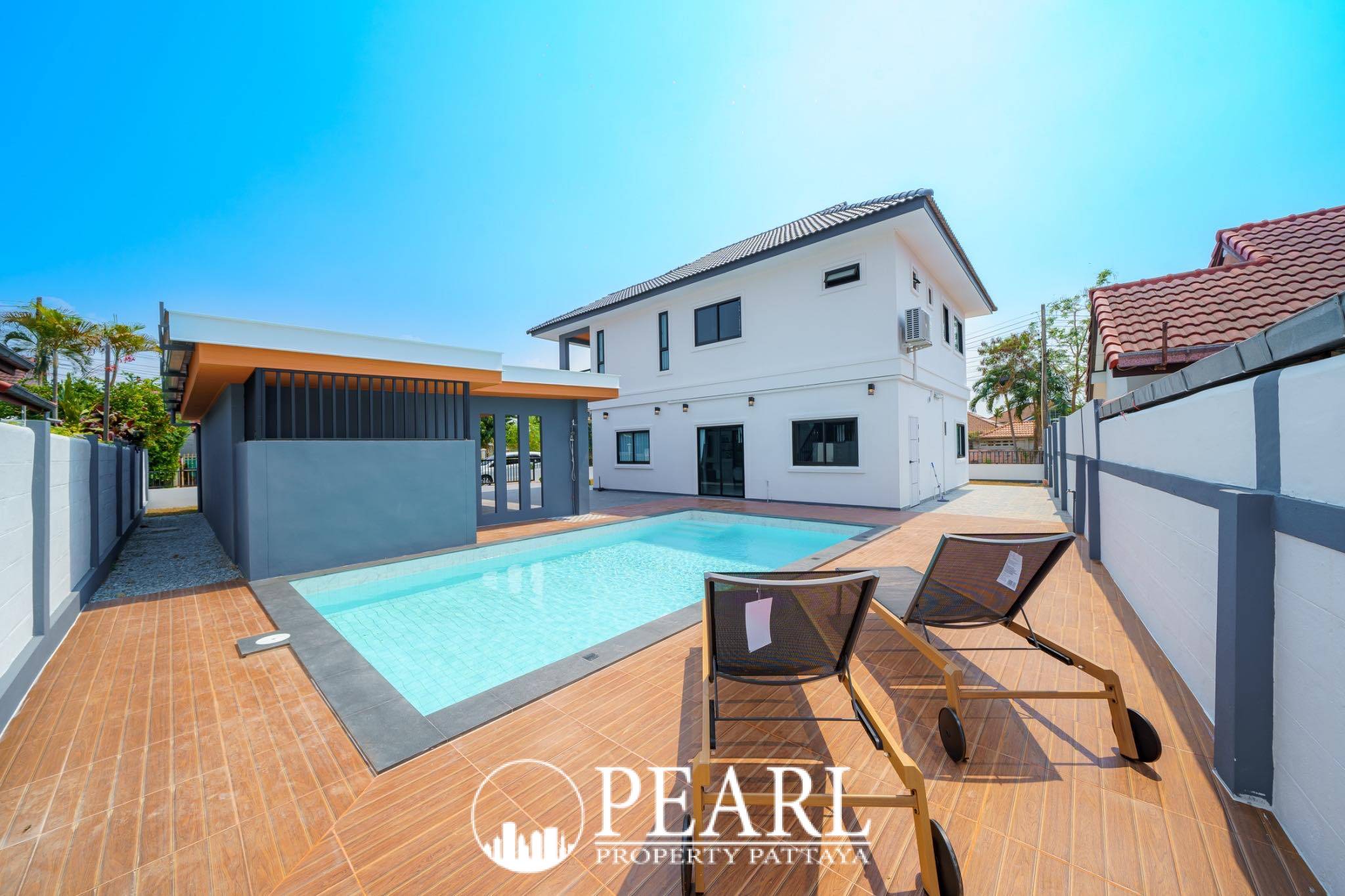 Park Rung Ruang modern living room with city view