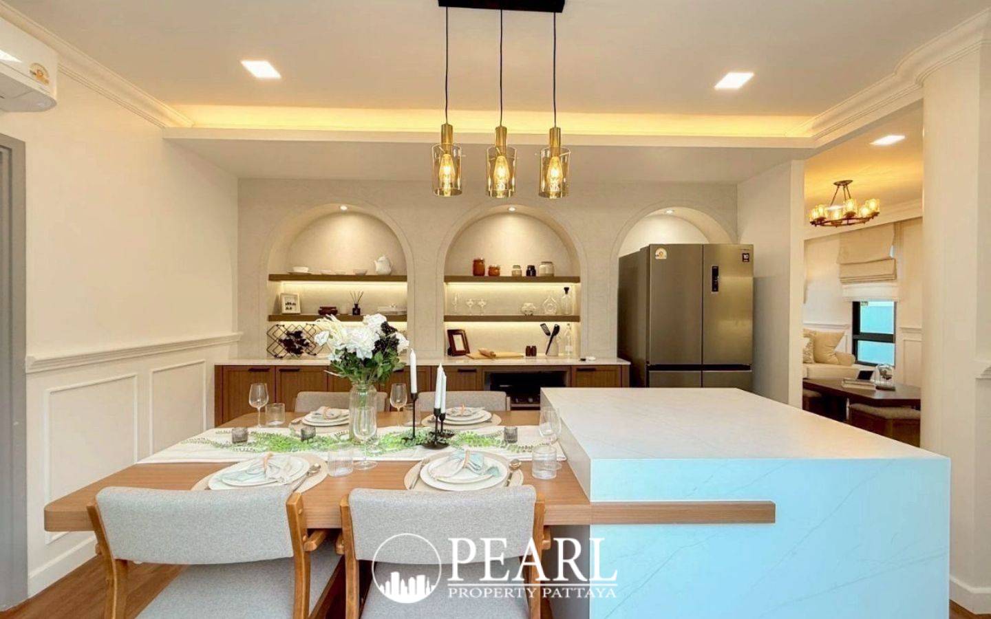 3 Bedroom House for Sale at Spring Town Pool Villa Pattaya spacious living room