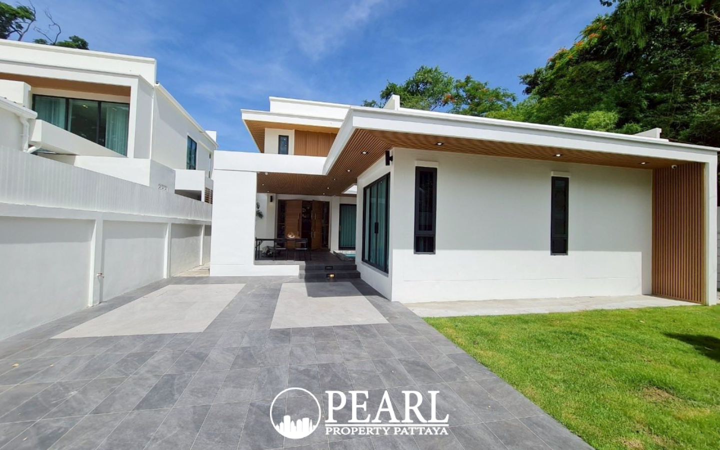 Brand-New Modern Pool Villas