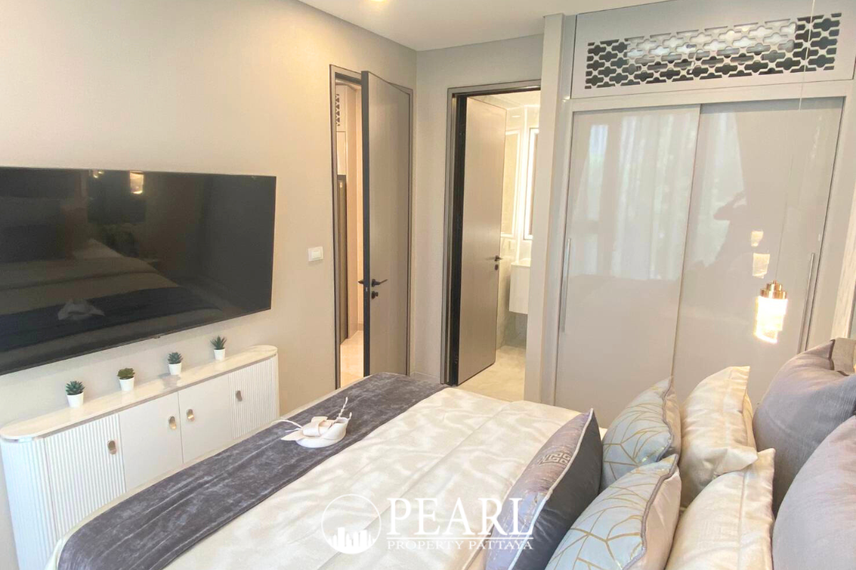 1 Bedroom Condo for Sale in Copacabana Coral Reef bathroom with shower