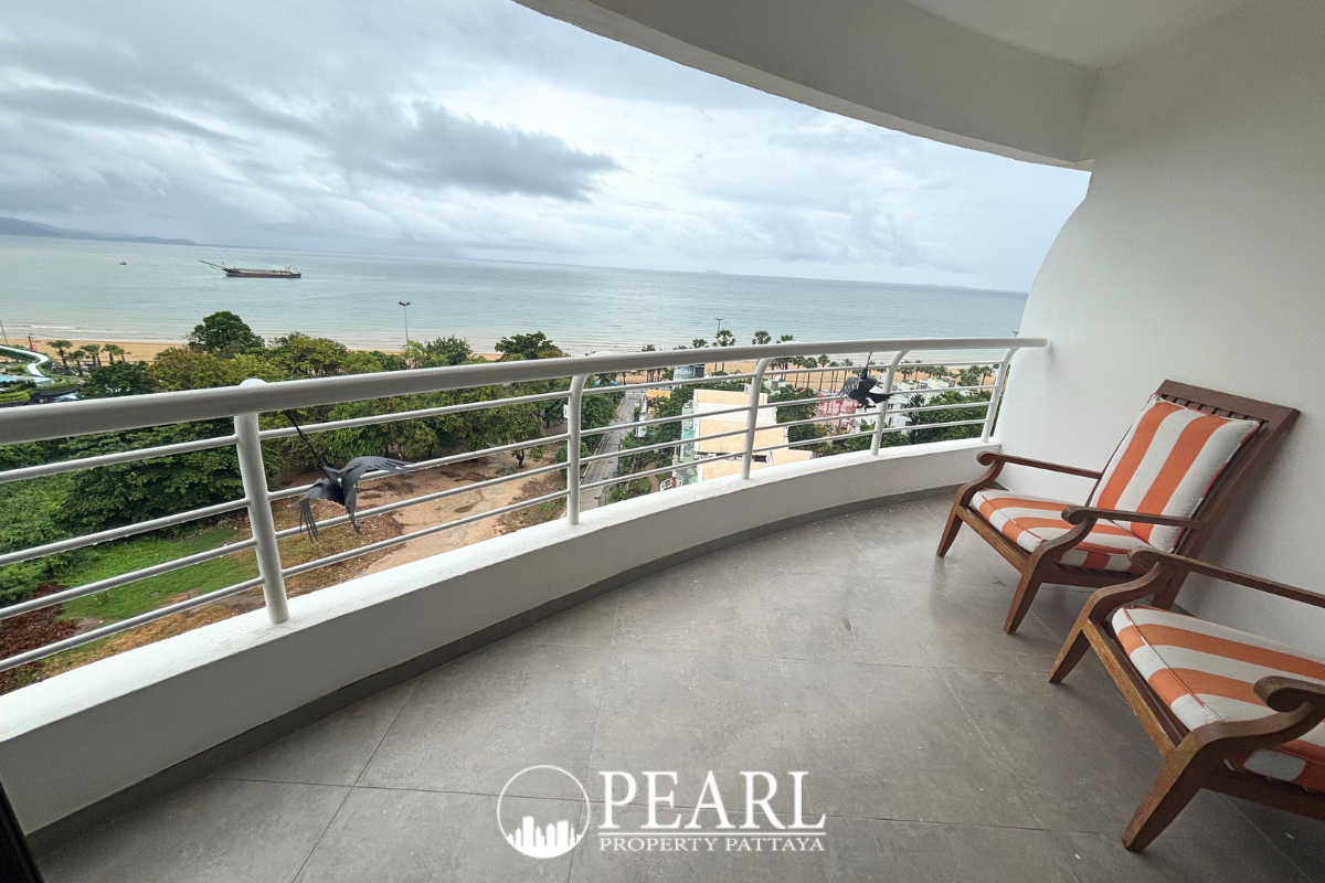 1 Bedroom Condo for Sale in Metro Jomtien Condotel kitchen area with appliances