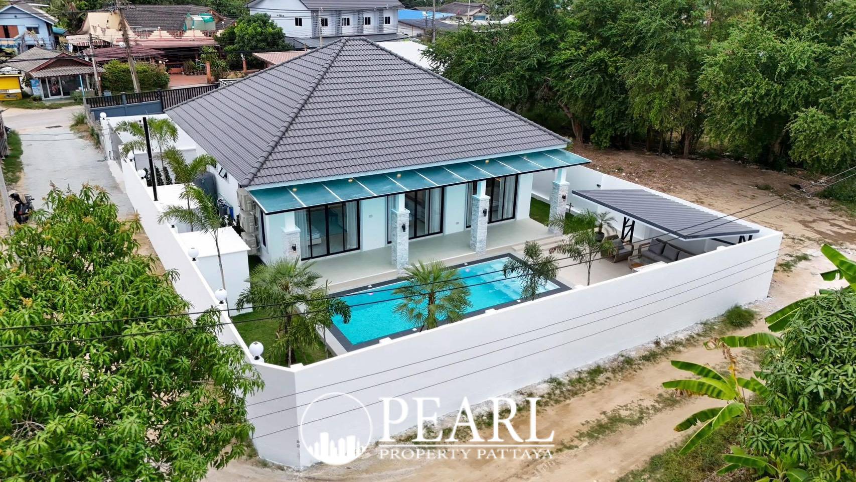 luxury pool villa in a prime Huay Ya 3Bed - 3bath