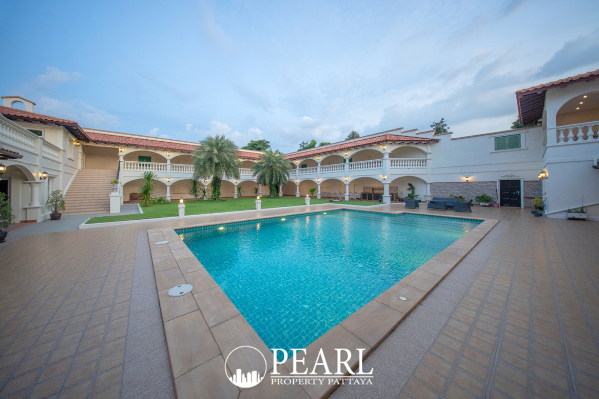 Luxury Villa - 6 Bedrooms 10 Bathrooms image 2