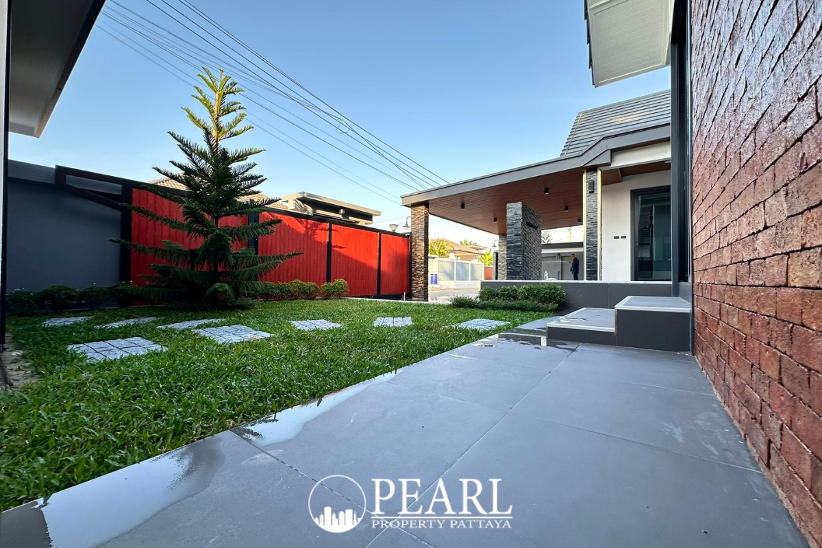 Pool Villa at Pong - 3 Bedrooms 4 Bathrooms image 3