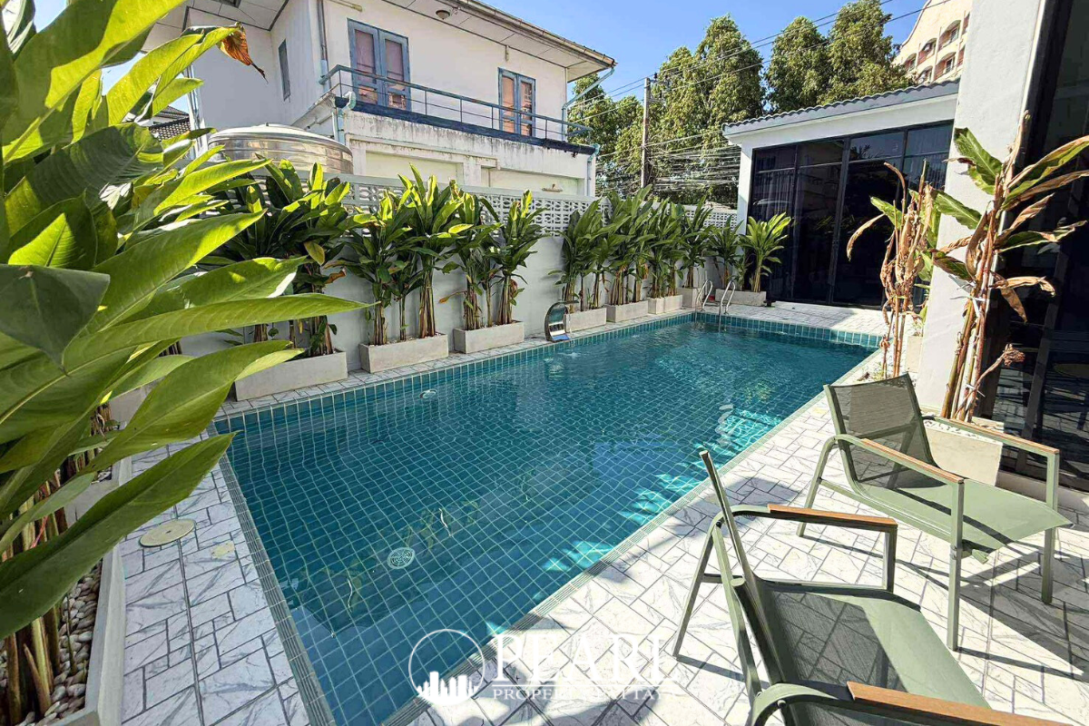 Baan Suan Lalana - 4 Bedrooms 4 Bathrooms image 3