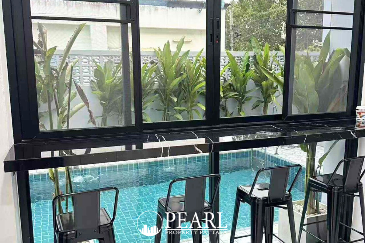 Baan Suan Lalana - 4 Bedrooms 4 Bathrooms image 2