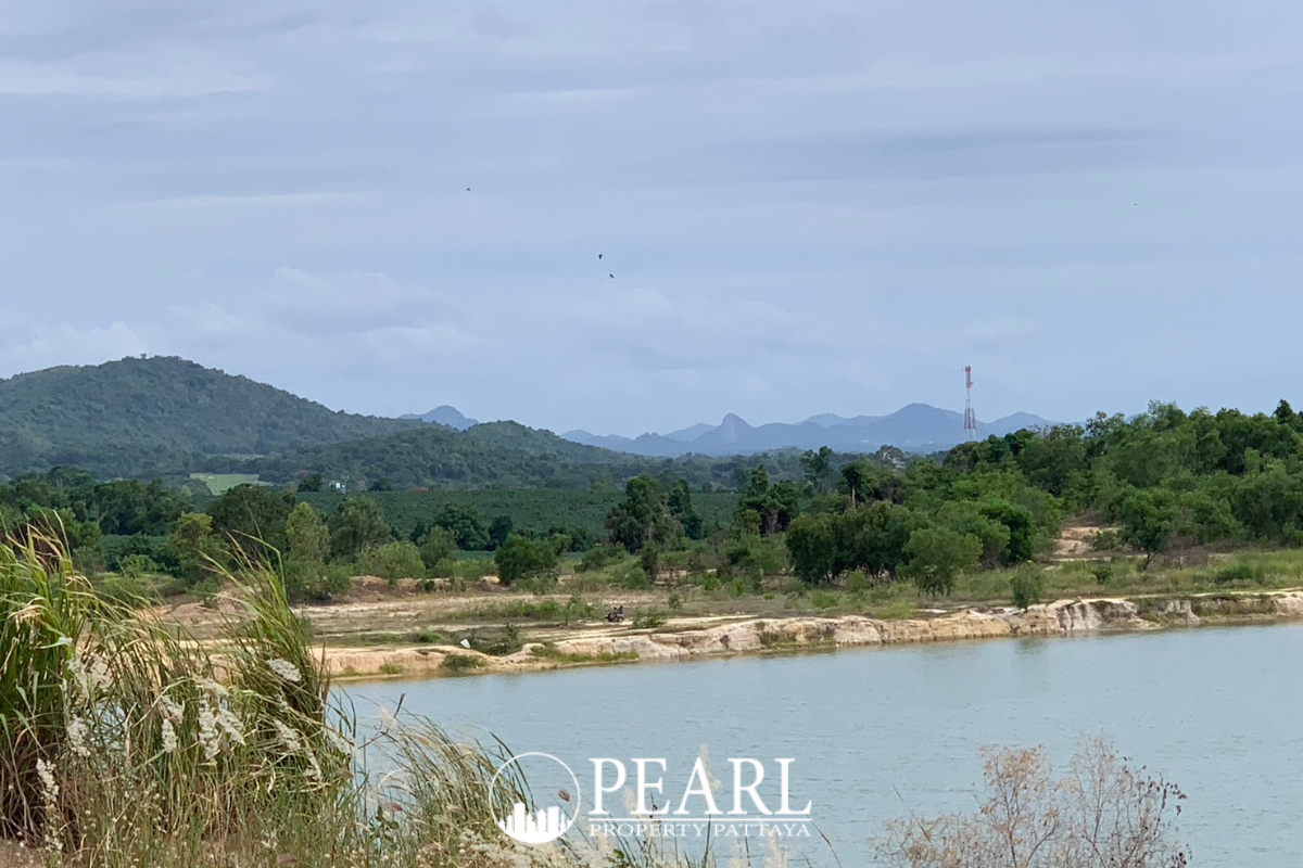 Land For Sale Near Rugby School 45 Rai image 1