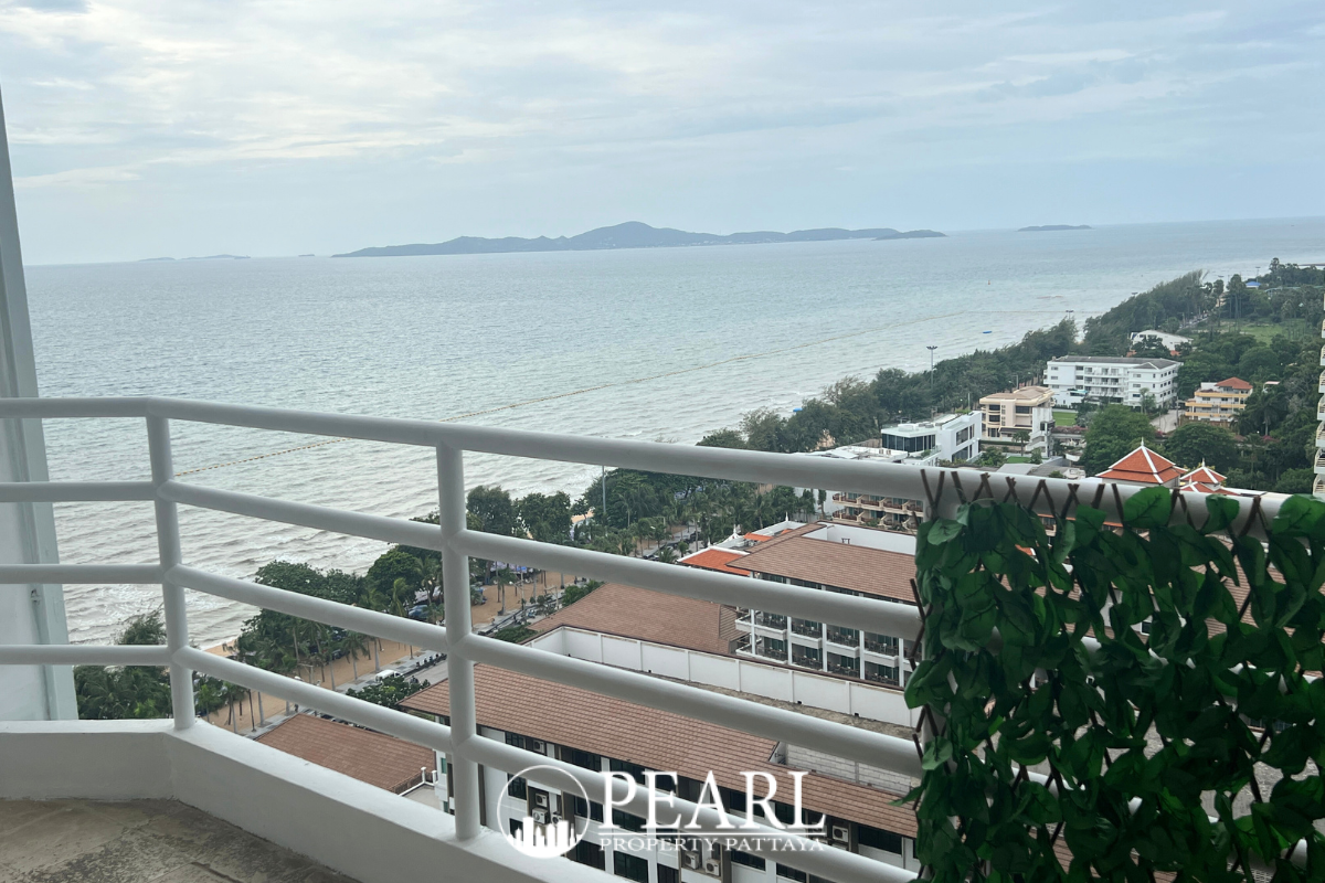 1 Bedroom Condo for Sale in View Talay 7 modern kitchen area with appliances